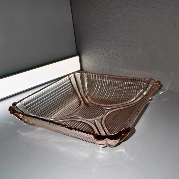 Vintage Pink Depression Glass Ribbed Square Tray – Scalloped Corners (7.5”) - Picture 4 of 8